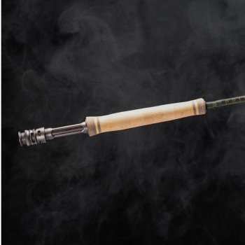 PRIMAL Revel Die Allround-Fliegenruten mit 5 fängigen Gratis-Fliegen in einer praktischen Fliegendose