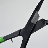 QUICKDRAW FORCEPS Black/Green Ein tolles Tool mit Zange, Schere, Reinigungs-Dorn und praktischen Karabiner-Clip